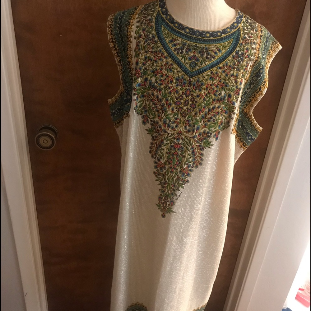 Dress - Picture 2 of 3